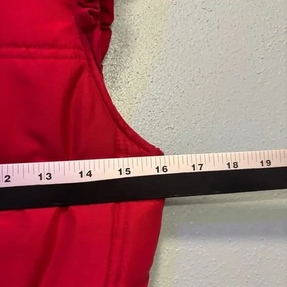 Tulle Women’s Red Cinched Waisted Quilted Vest Size Small - Picture 11 of 12